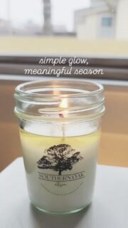 Sending a little extra warmth your way this holiday season.Happy Christmas Eve! 🤍